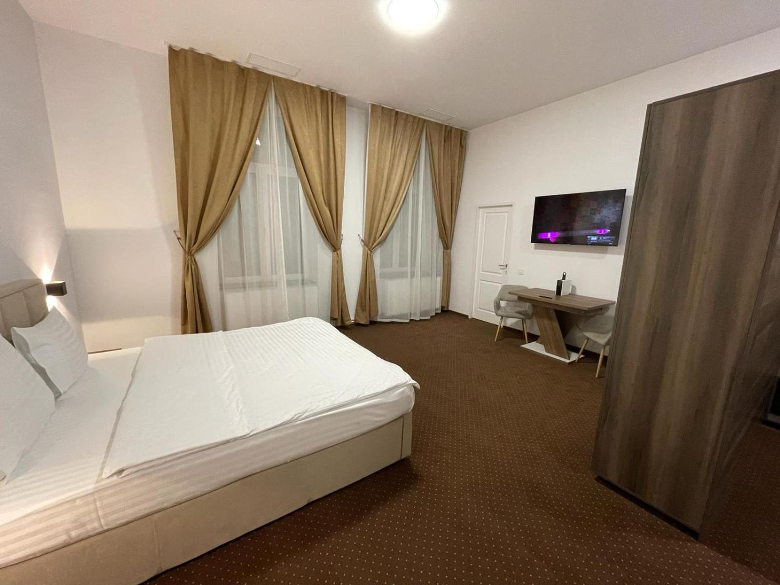 Resedinta Cina Hotel Brasov Exterior photo